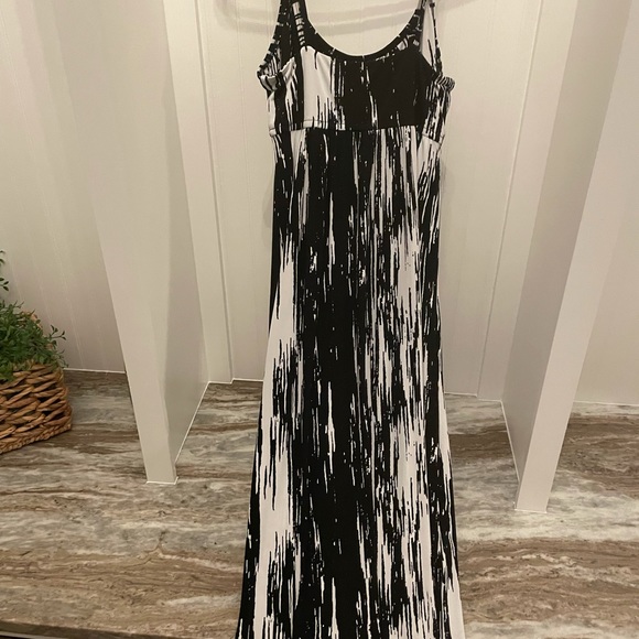 Apostrophe Small ladies Maxi Dress - Picture 2 of 4